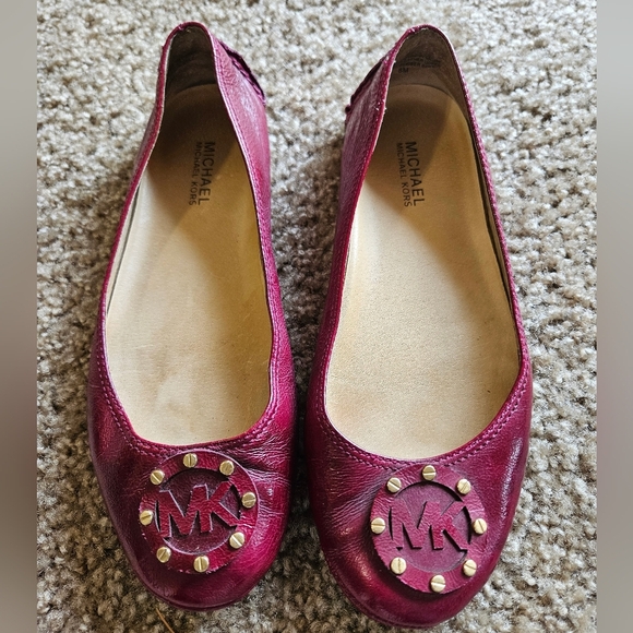 Michael Kors Magenta Flats with Floral Gold Logo Rosettes, Size 8 - Picture 1 of 6